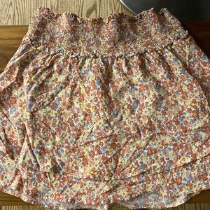 Rails skirt, size M but fits more like a small or size 4.